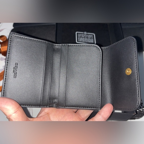 Coach Essential Card Holder Wallet - Picture 10 of 11